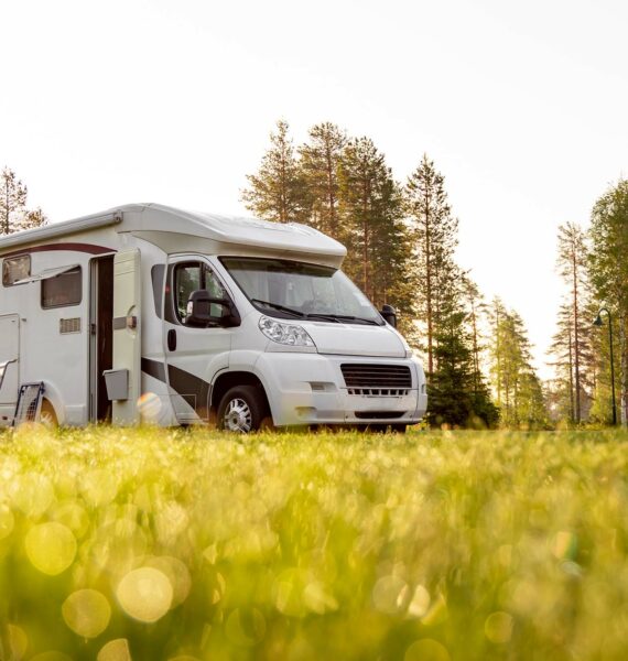 Emplacement camping-car (avec électricité)