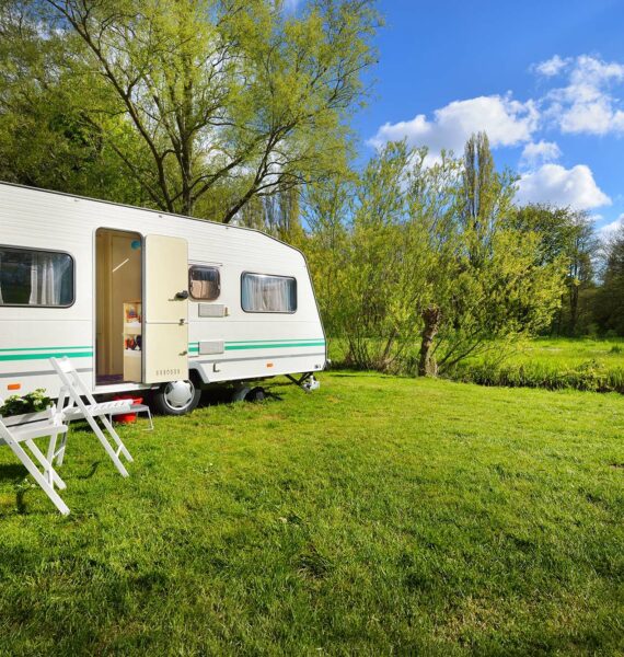 Pitch (electric) tent / caravane / mini camper