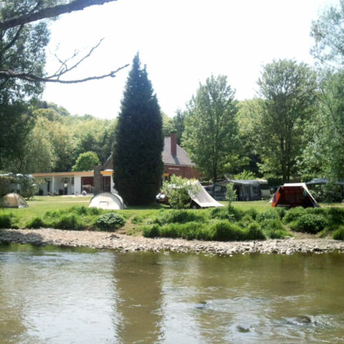 Emplacement camping-car (avec électricité)