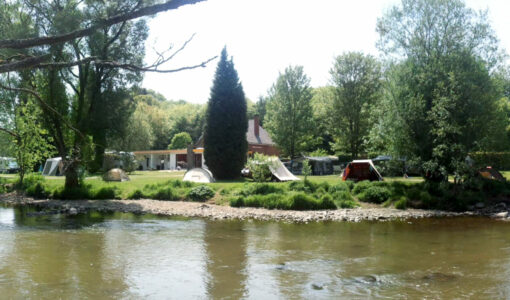 Emplacement camping-car (avec électricité)