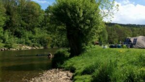 camping-de-la-cascade-belgische-ardennen-geardropper-9-916x516