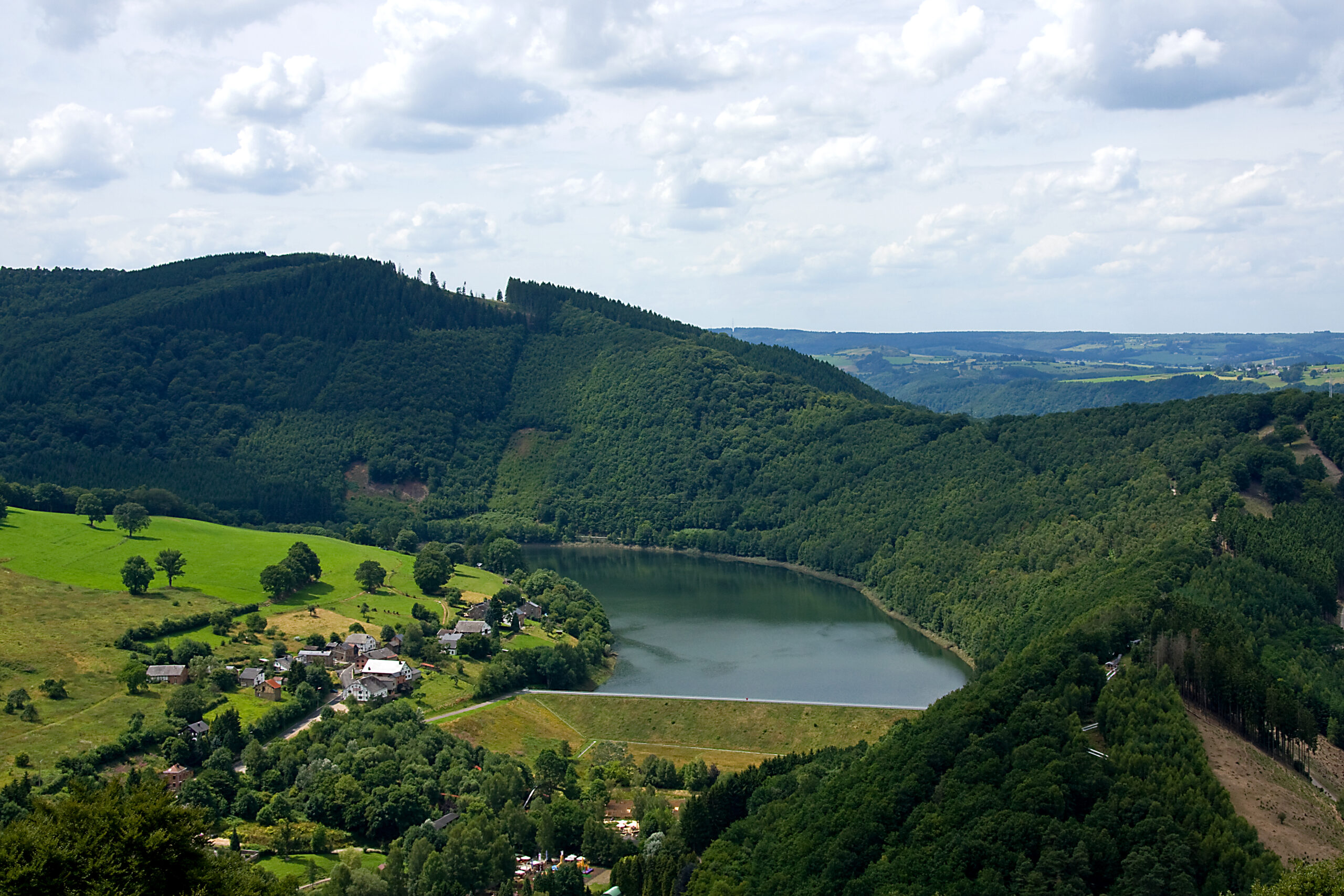 Landscape,Of,Coo,,Belgium,With,Mountains,And,Lake